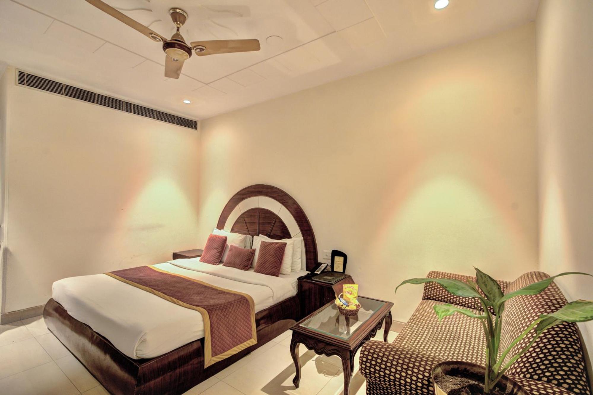 Empire Suites, นิวเดลี ภายนอก รูปภาพ
